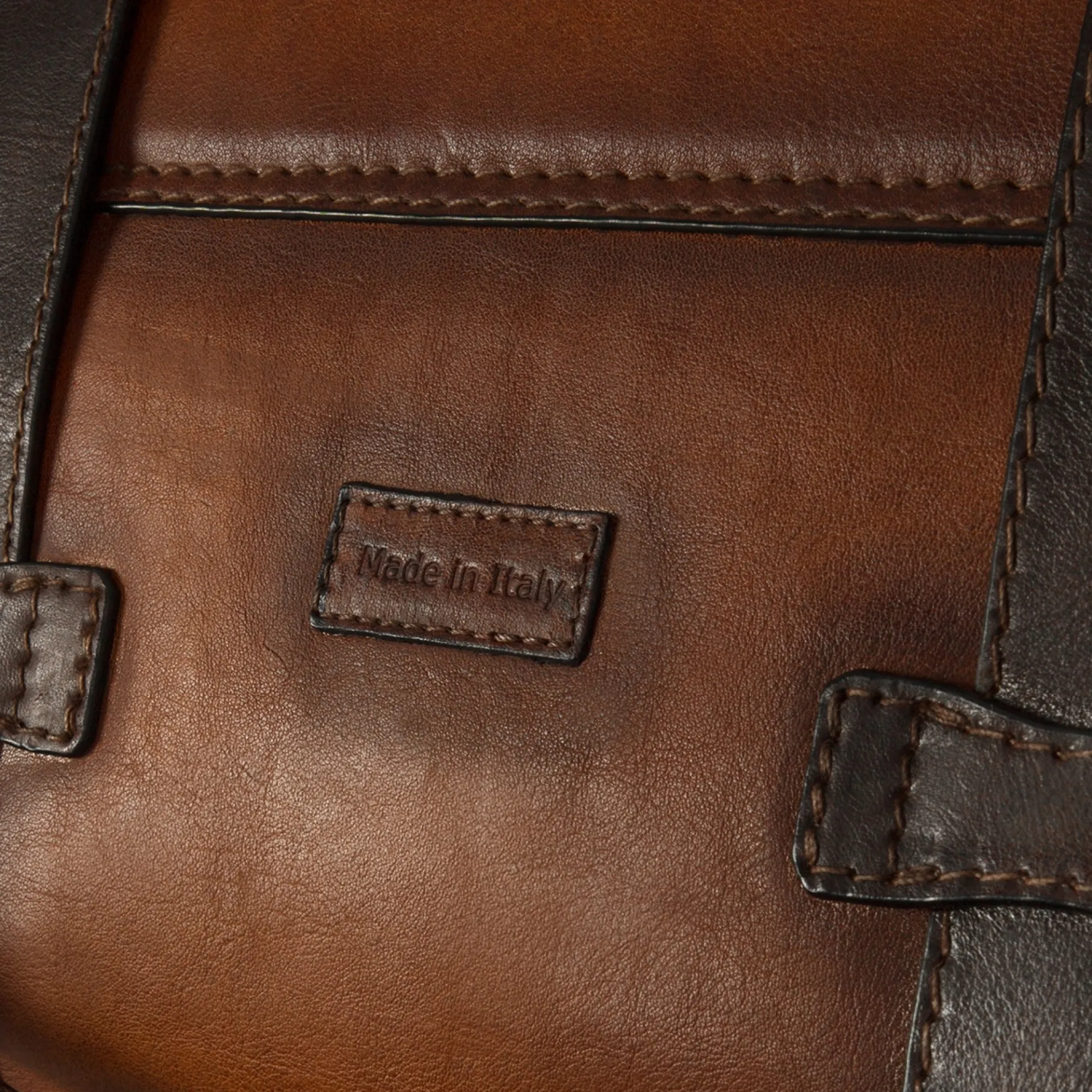 futa__borsa__ore_in_pelle_6.webp GUIDOMAGGI Pratesi Bags>Futa - borsa 24 ore in Pelle Design Made in Italy
