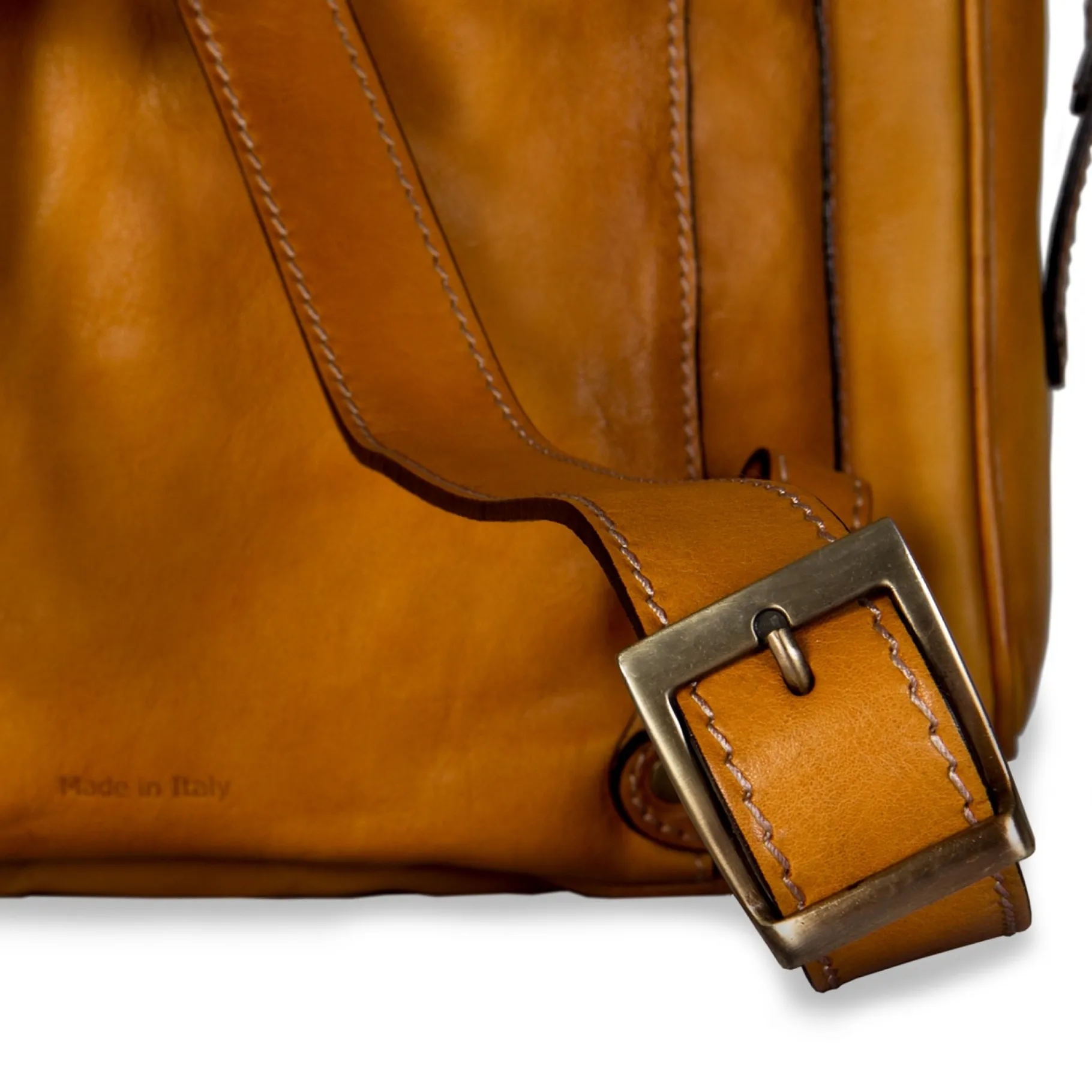 montalbano__zaino_in_pell_5.webp GUIDOMAGGI Pratesi Bags>Montalbano - Zaino in Pelle Design